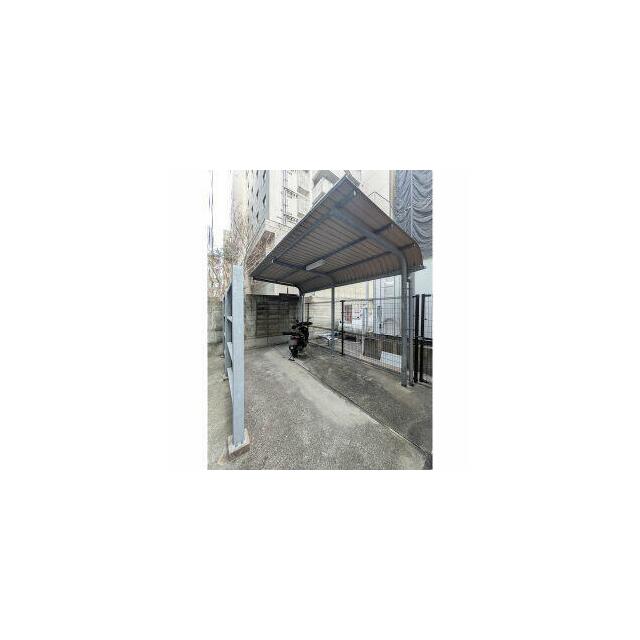 オートバイ駐輪場