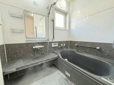 AIにより家具を消去しています。