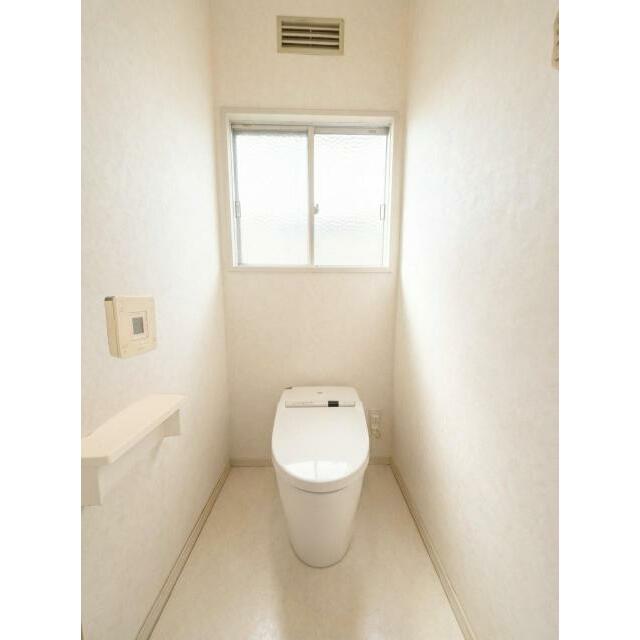 AIにより家具を消去しています。