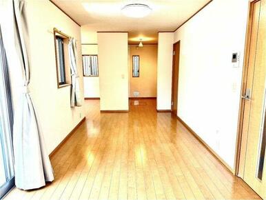 ご家族やお客様との時間など、多くの時を刻む空間リビングダイニング