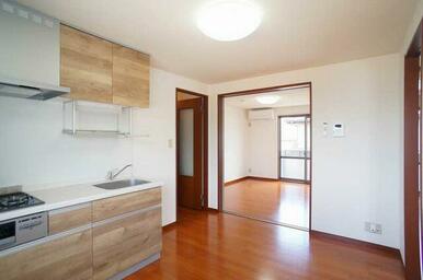 ☆リビング～ＤＫ・洋室☆ＤＫとリビングはスライディングスクリーンで仕切れます☆