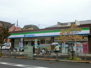 ファミリーマート足立平野店