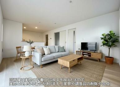 開放感のあるゆとりあるリビング。採光にもこだわった居心地の良い空間です♪