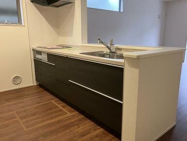 お手入れがしやすく熱効率のいいIH採用（1号棟）