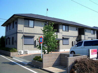 目の前は敷地駐車場
