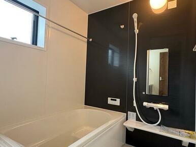 朝風呂、シャワー、夜のバスタイムと使い方は自在（1号棟）