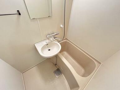 ※写真は別号室のものです。