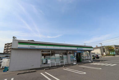 ファミリーマート問屋町店