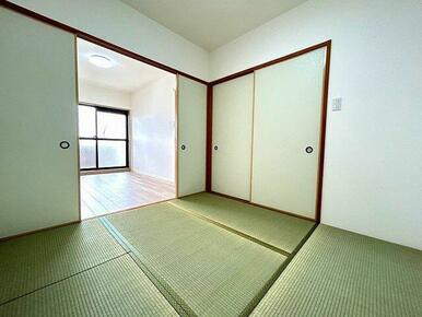 「和室（３）」南東側洋室と繋げることができます。