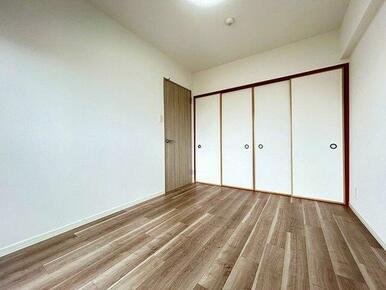 「南東側洋室（１）」約６帖のお部屋で、快適にお過ごしいただけます。