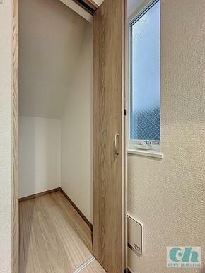 キッチン横にも収納あり！