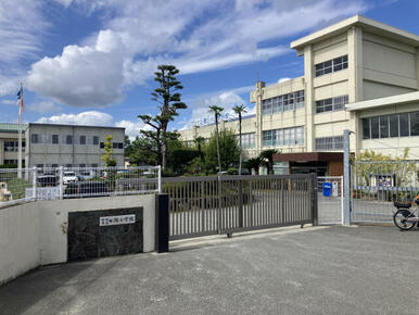 七隈小学校