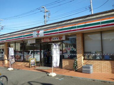 セブンイレブン泉塚店