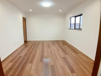 2F北西側洋室　別角度