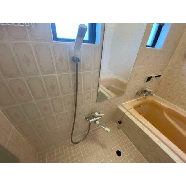 1.25坪の広めのお風呂です。