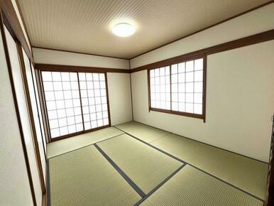 「和室」2面採光で明るいお部屋です。
