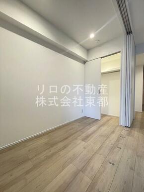 開閉時に静かなスライド扉☆