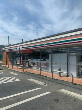 セブンイレブン 小野本町店
