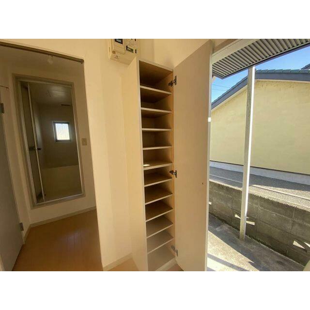 シューズボックス