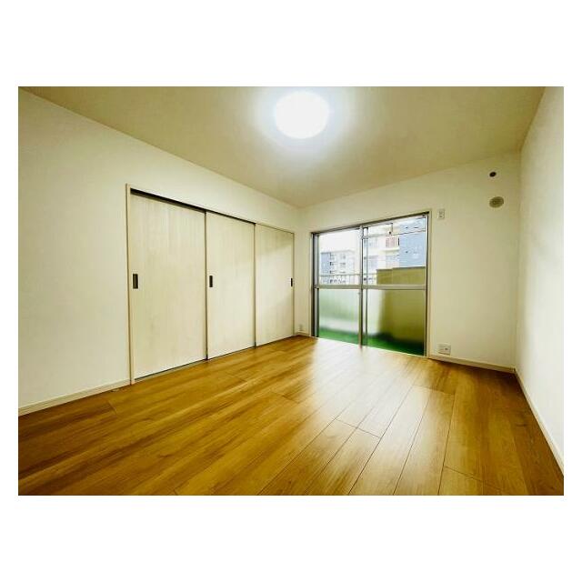 洋室約6.4帖　３