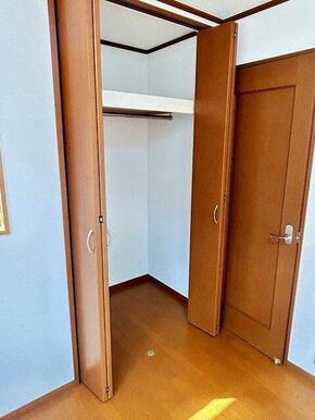 ２階洋室６帖　クローゼット