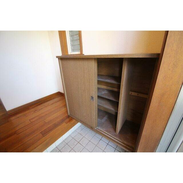 下駄箱もございます。 ※写真は前回募集時の物になります。