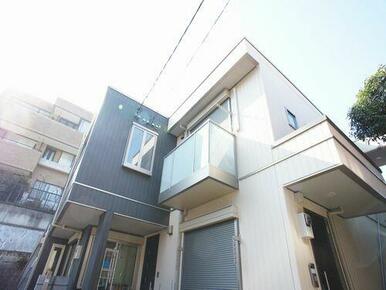 積水ハウス施工賃貸住宅「シャーメゾン」☆外壁はスタイリッシュな２トーン♪