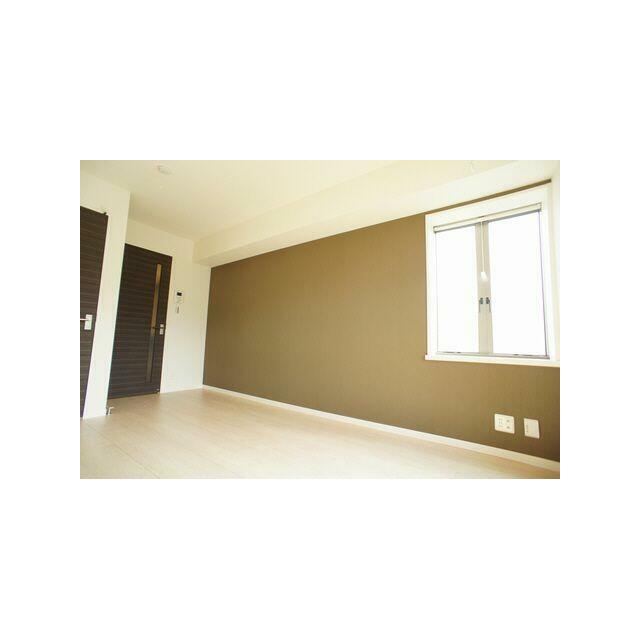 床はフローリング仕様♪アクセントクロスでスタイリッシュなお部屋に仕上がっております♪