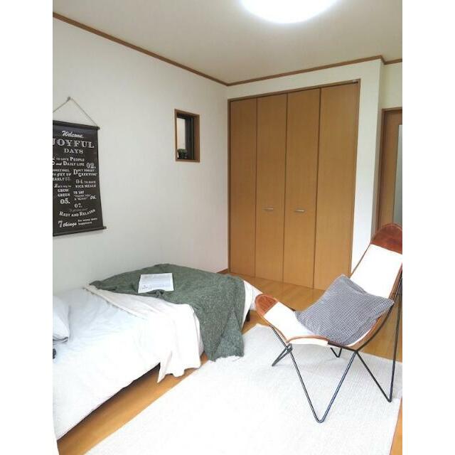 大型クローゼット付きでお部屋を広く使えます♪（家具はイメージになります）