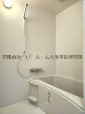 コンパクトで使いやすいお風呂です