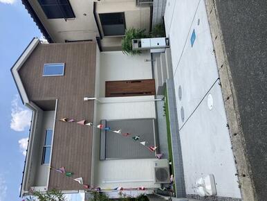 １号棟　外観完成写真 お日様や風、地面と対話ができる場所があるお家