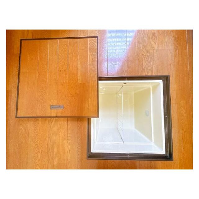 「キッチン」床下収納がございます。