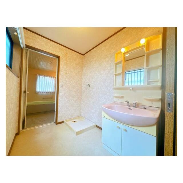 「洗面脱衣所」ゆとりのある空間です。