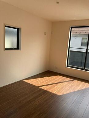 リビングと洋室の使い分けで生活にメリハリを（6号棟）