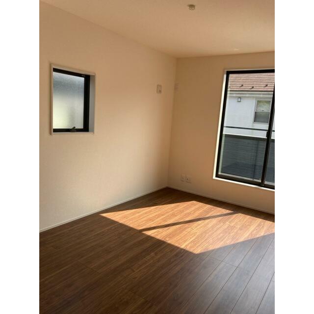 リビングと洋室の使い分けで生活にメリハリを（6号棟）