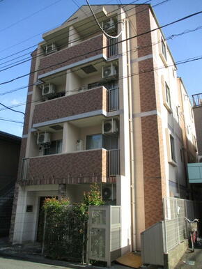 外観タイル張りのお洒落な建物です！