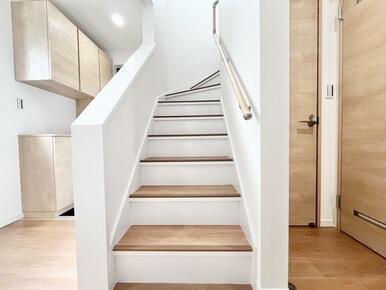 「階段」クリーニング済みです。