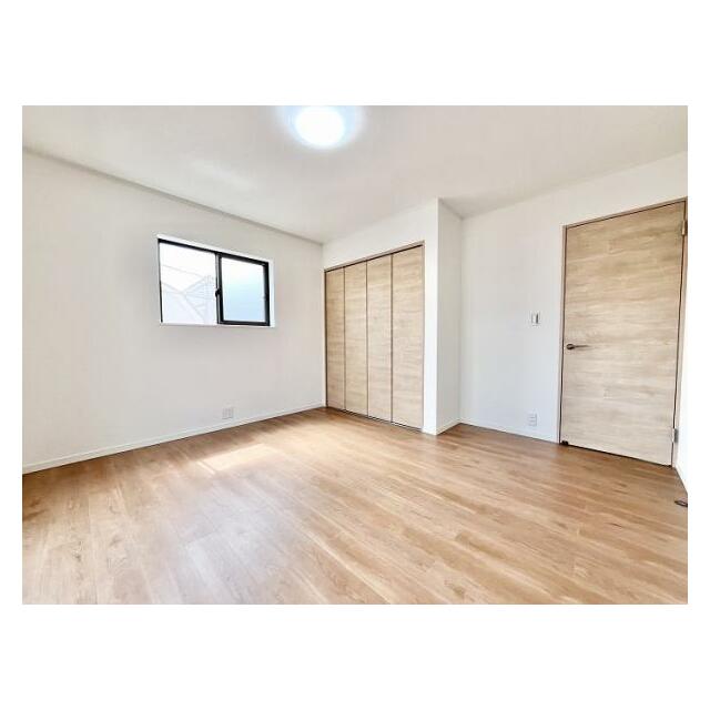 「2階南側洋室」別角度。