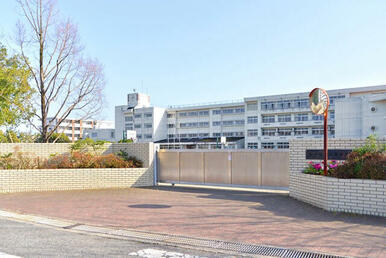 富士見小学校