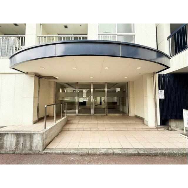 マンションの顔となるエントランスです。