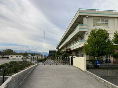 東員町立稲部小学校