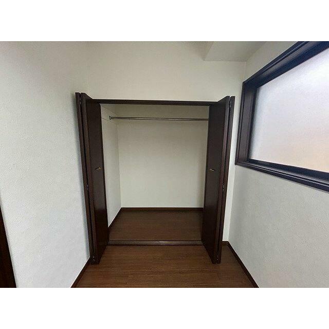 洋室約５帖　収納