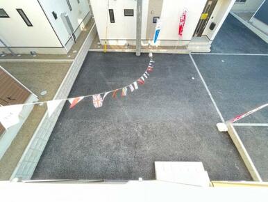 カースペース2台！並列駐車もできます♪