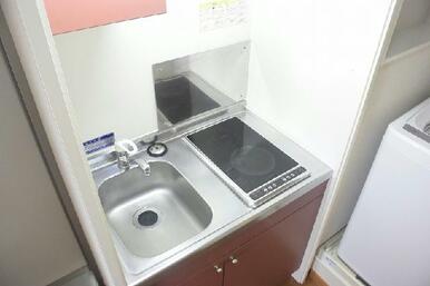 絨毯の柄はお部屋により異なる場合があります。