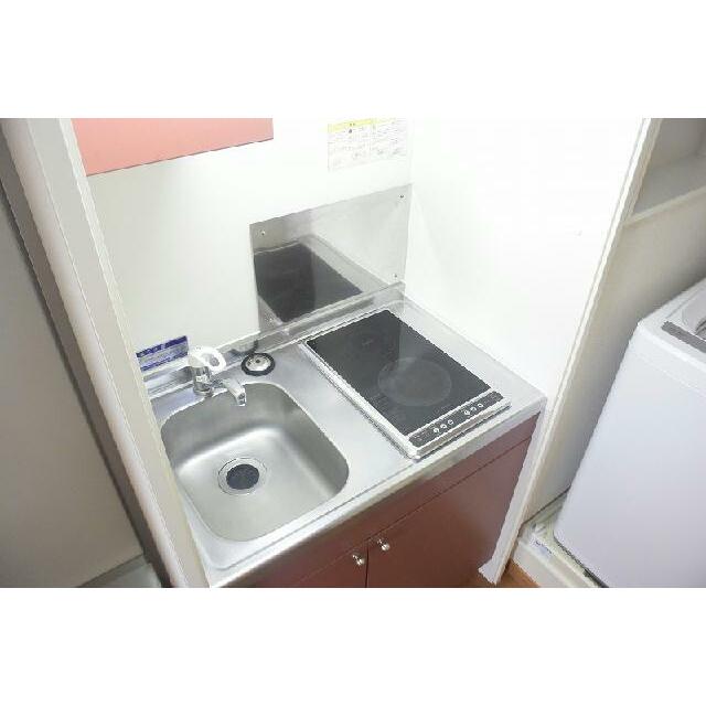 絨毯の柄はお部屋により異なる場合があります。