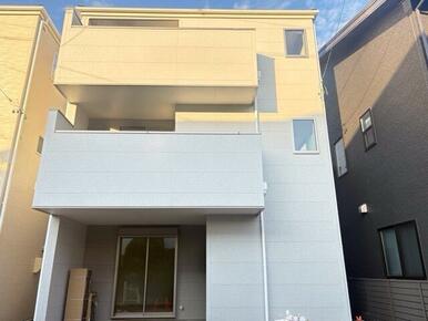 日を重ねるごとにこの佇まいに愛着が湧いてきそう（2号棟）