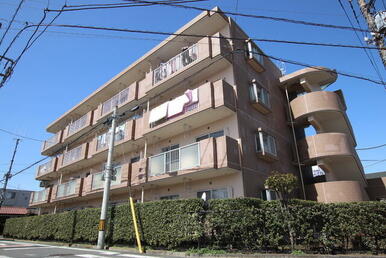 鉄筋コンクリート造のマンションです♪