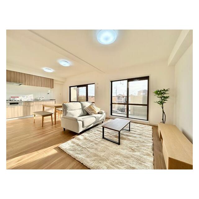 「LDK」リビングからの写真です。ニトリ家具がございます。