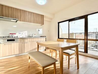 「LDK」DKのお写真です。ニトリ家具がございます。