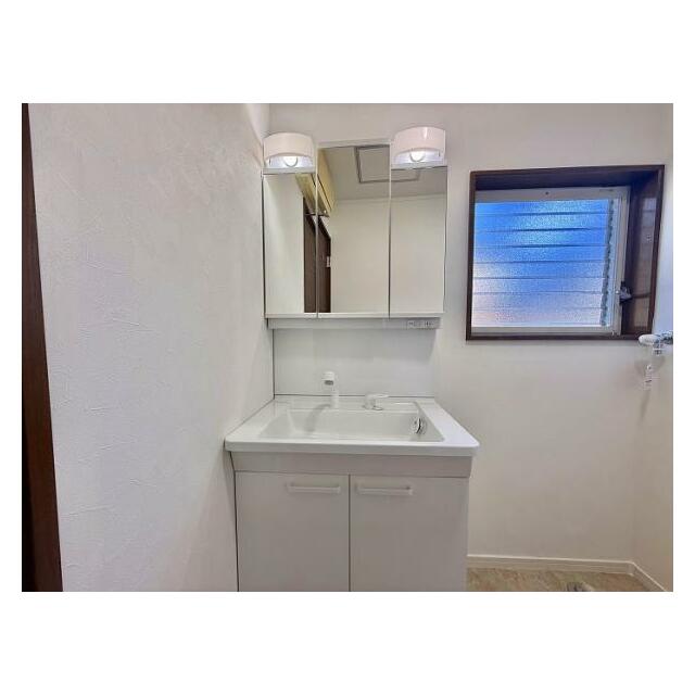 「設備」洗髪洗面化粧台新品交換済み
